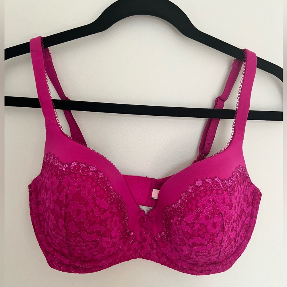 SOLD Victoria secret bra 34DDD